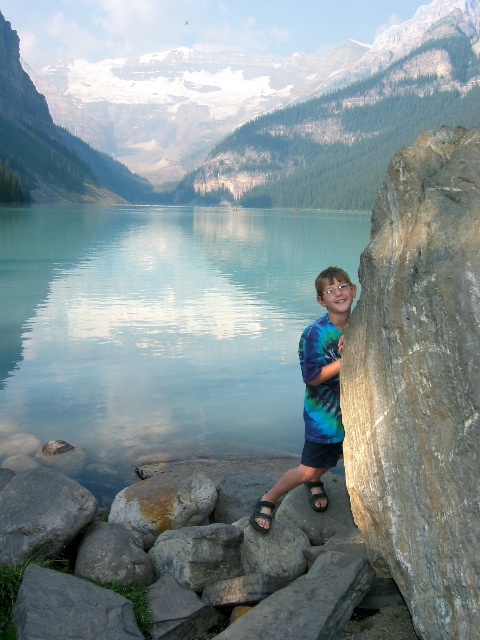 Aron holds back the rock, Lake Louise