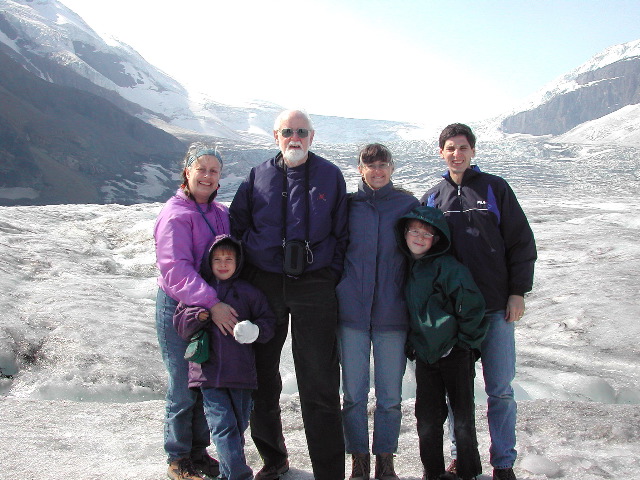 Martha, Natan, Arthur, Mia, Aron, Ben, Athabasca glacier, Columbia Icefields