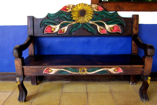 Villa Lapas bench