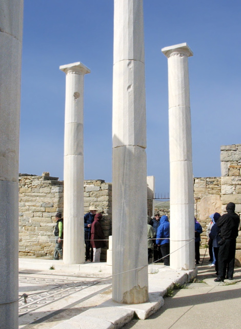 82. Delos, atrium